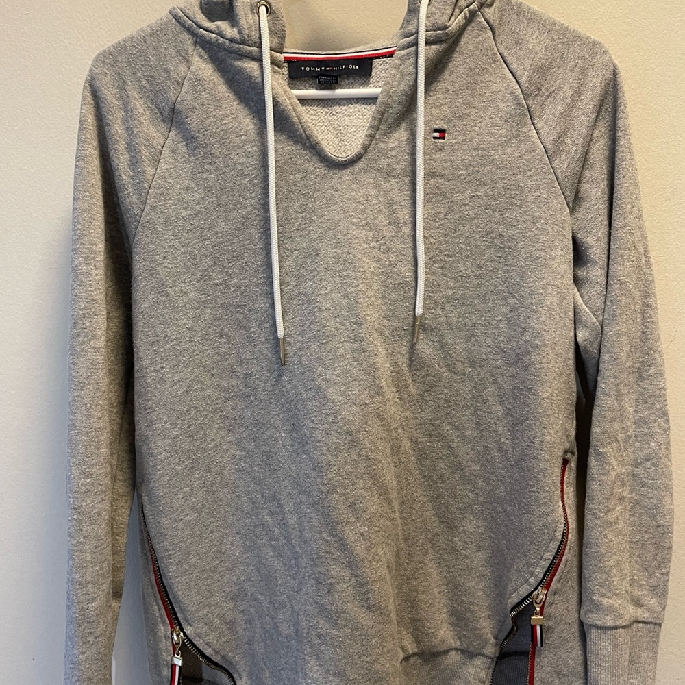 Gray Tommy Hilfiger hoodie sweatshirt size small